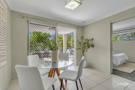 Property photo of 2/23 Indooroopilly Road Taringa QLD 4068