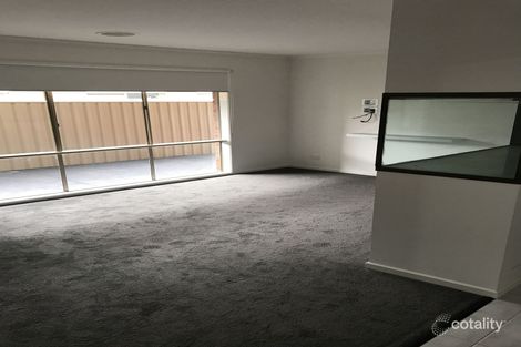 Property photo of 11 Tusmore Rise Craigieburn VIC 3064