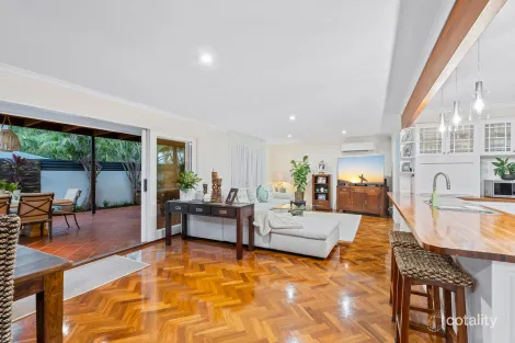 Property photo of 5 Tambourah Drive Benowa QLD 4217