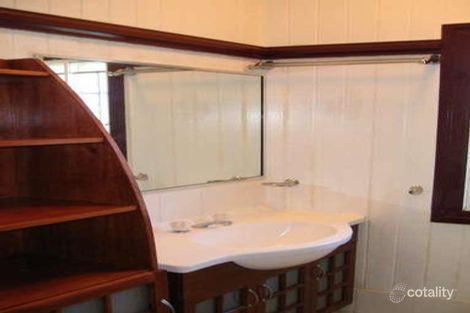 Property photo of 2 Cottenham Street Fairfield QLD 4103