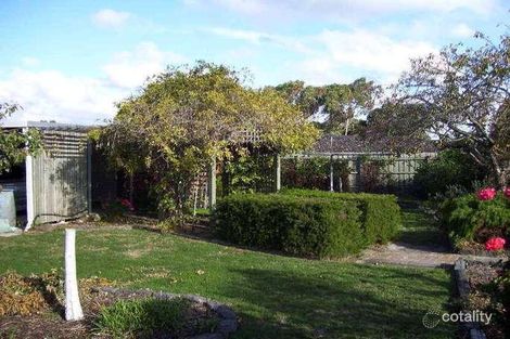 27 Balmoral Dr, Parkdale, VIC 3195