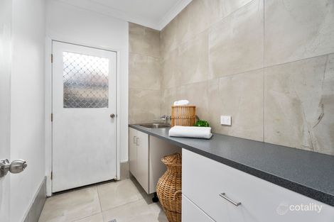 Property photo of 5 Viewridge Way Molendinar QLD 4214