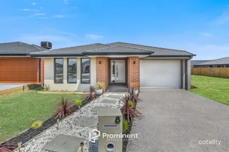 8 Chestnut Ave, Clyde, VIC 3978