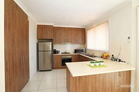 Property photo of 2/12 Carbon Crescent Mill Park VIC 3082
