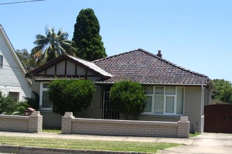 10 Lenore St, Russell Lea, NSW 2046