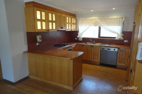 Property photo of 7 Wanganui Court Taylors Lakes VIC 3038