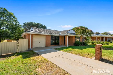 Property photo of 8 Juniper Place Forest Hill NSW 2651