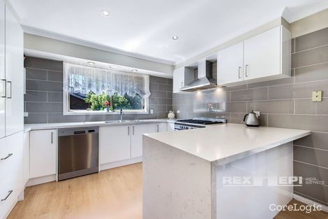 Property photo of 14 Pridham Court Endeavour Hills VIC 3802