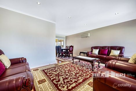 Property photo of 14 Pridham Court Endeavour Hills VIC 3802