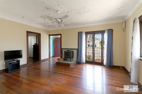Property photo of 186 Brisbane Road Booval QLD 4304