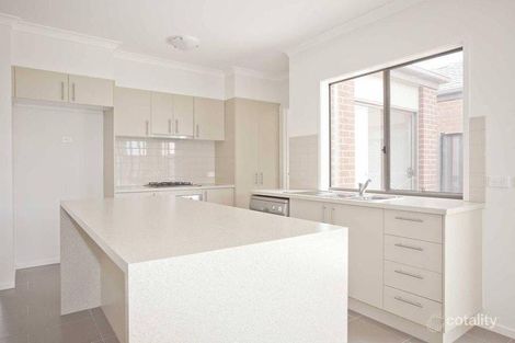 Property photo of 7 Thoresby Circuit Craigieburn VIC 3064