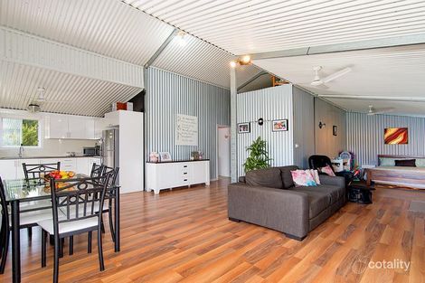 Property photo of 38 Leconfield Drive Bombira NSW 2850