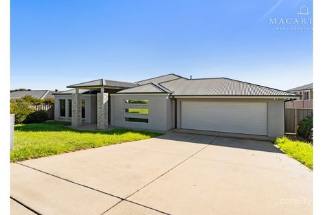 26 Osterley St, Bourkelands, NSW 2650