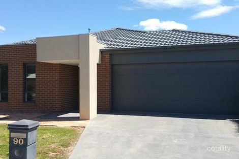 90 Bassett Dr, Strathfieldsaye, VIC 3551