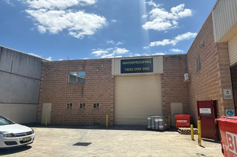 4/3 Moorlands Rd, Ingleburn, NSW 2565