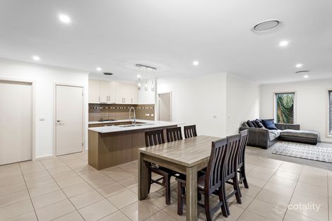 Property photo of 13 Zieria Drive South Morang VIC 3752