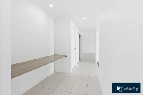Property photo of 12 Splendour Circuit Yarrabilba QLD 4207