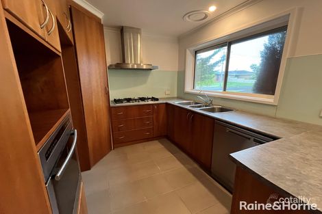 Property photo of 11 Shawlands Drive Tullamarine VIC 3043