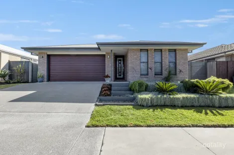 13 Graduation St, Thrumster, NSW 2444