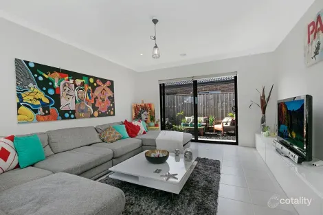 Property photo of 18 Hill Farm Drive Clyde VIC 3978