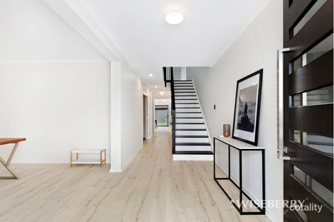 Property photo of 11 Minorca Circuit Hamlyn Terrace NSW 2259