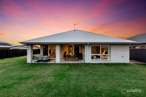 Property photo of 6 Woodruff Crescent Nikenbah QLD 4655