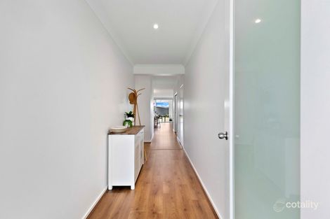 Property photo of 6 Woodruff Crescent Nikenbah QLD 4655