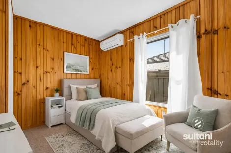 Property photo of 92 Power Road Doveton VIC 3177