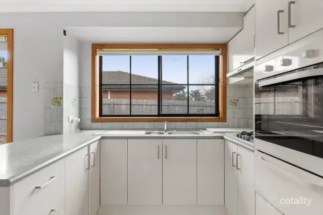 Property photo of 2/69 John Paul Drive Hillside VIC 3037