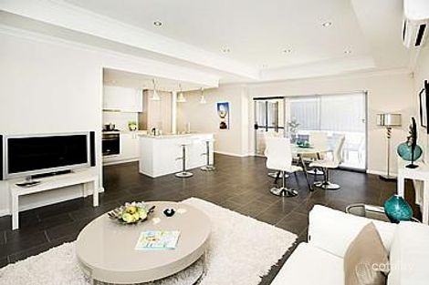 50c Pearl Pde, Scarborough, WA 6019