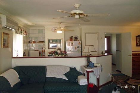 Property photo of 39 Sarah Ann Crescent Warnbro WA 6169