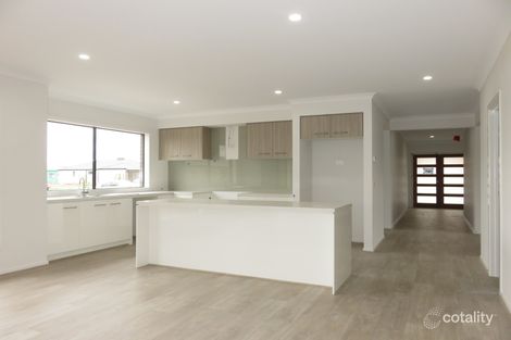 Property photo of 45 Grovedon Circuit Donnybrook VIC 3064