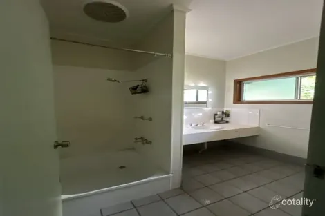 Property photo of 2/23 Circular Way Trunding QLD 4874