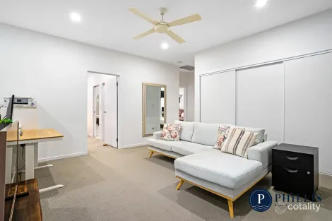 Property photo of 2/19 Killowill Avenue Paradise Point QLD 4216