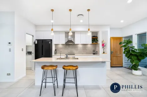 Property photo of 2/19 Killowill Avenue Paradise Point QLD 4216