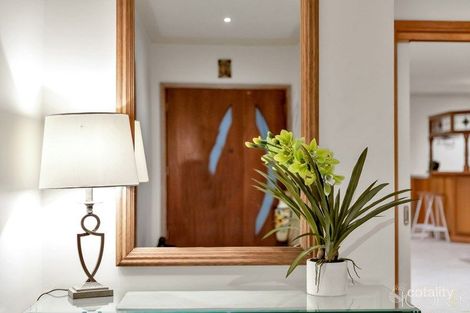 Property photo of 30 Tiffany Grove South Morang VIC 3752
