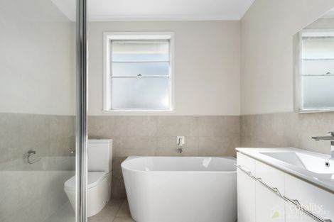 Property photo of 20 Dawson Street Rosedale VIC 3847