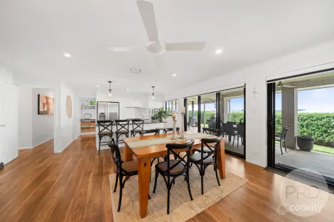 Property photo of 5 Tingwell Place Lloyd NSW 2650