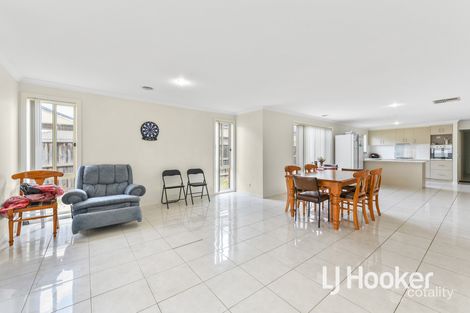 Property photo of 13 Ramel Way Pakenham VIC 3810