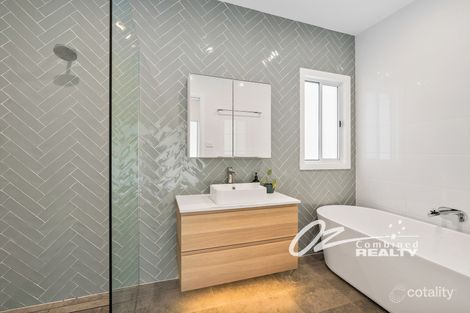 Property photo of 35 Basin View Parade Basin View NSW 2540