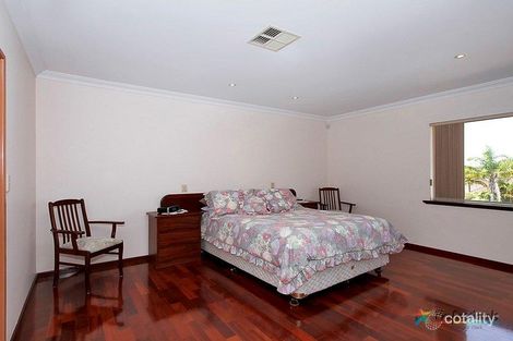 Property photo of 11 Lakeshore Close Ballajura WA 6066