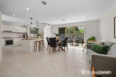 Property photo of 2/17 Allaware Avenue Croydon VIC 3136