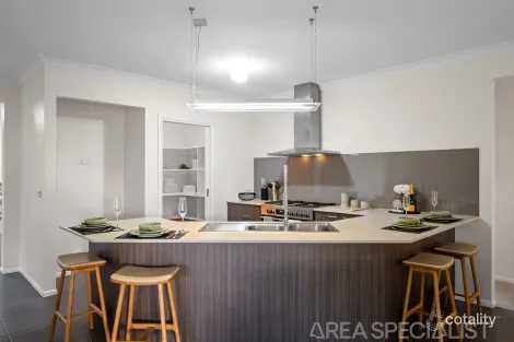 Property photo of 25 Lily Way Skye VIC 3977