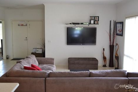 Property photo of 3 Riddell Grove Pakenham VIC 3810