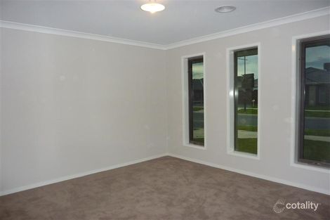 Property photo of 5 Breakwater Drive Doreen VIC 3754