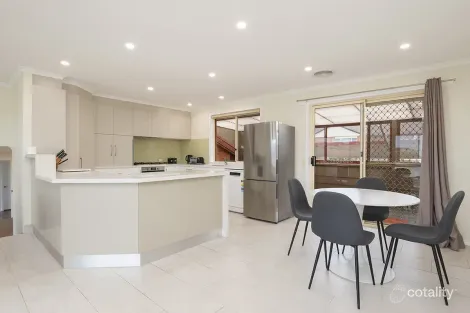Property photo of 13 Dobson Way Warrnambool VIC 3280