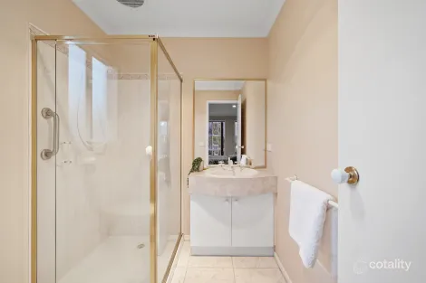 Property photo of 7 Summit Mews Hillside VIC 3037