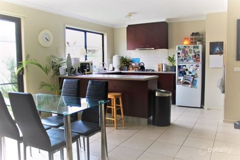 Property photo of 10 Wonboyn Close Pakenham VIC 3810