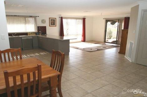 Property photo of 18 George Weily Place Orange NSW 2800