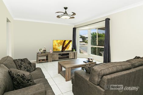 Property photo of 10 Vromans Court Edens Landing QLD 4207